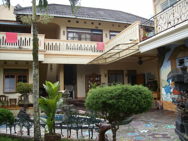    Sewa Villa Di Songgoriti Kota Batu Malang 51 Kamar | CA House
Keeping